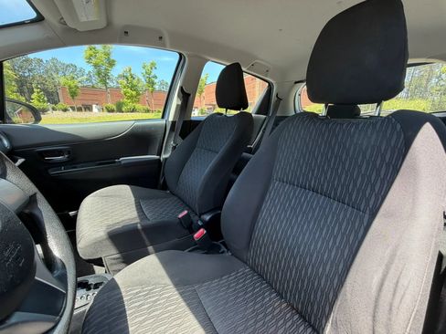 Used 2014 Toyota Yaris LE FWD image 10