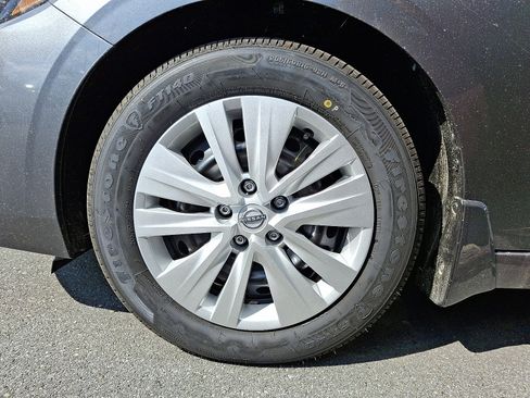 New 2025 Nissan Sentra S image 4