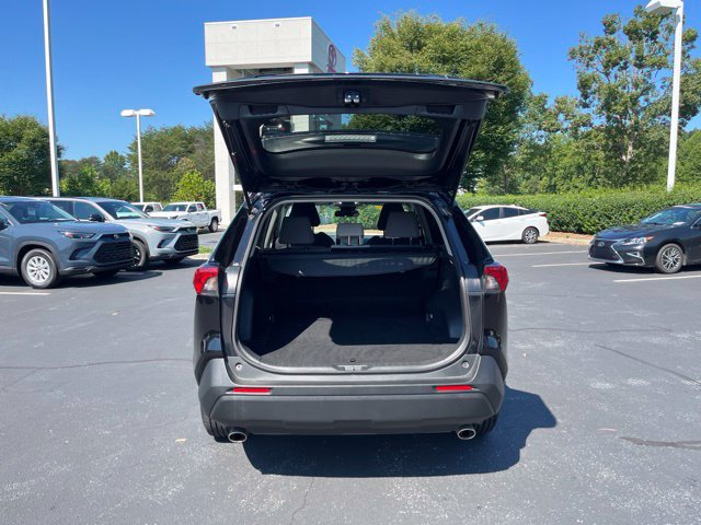 Used 2025 Toyota RAV4 XLE AWD/4WD image 10