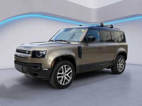 Used 2025 Land Rover Defender 110 X-Dynamic SE AWD/4WD image 2