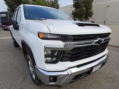 Used 2026 Chevrolet Silverado 2500 LT w/ Safety Package AWD/4WD image 2