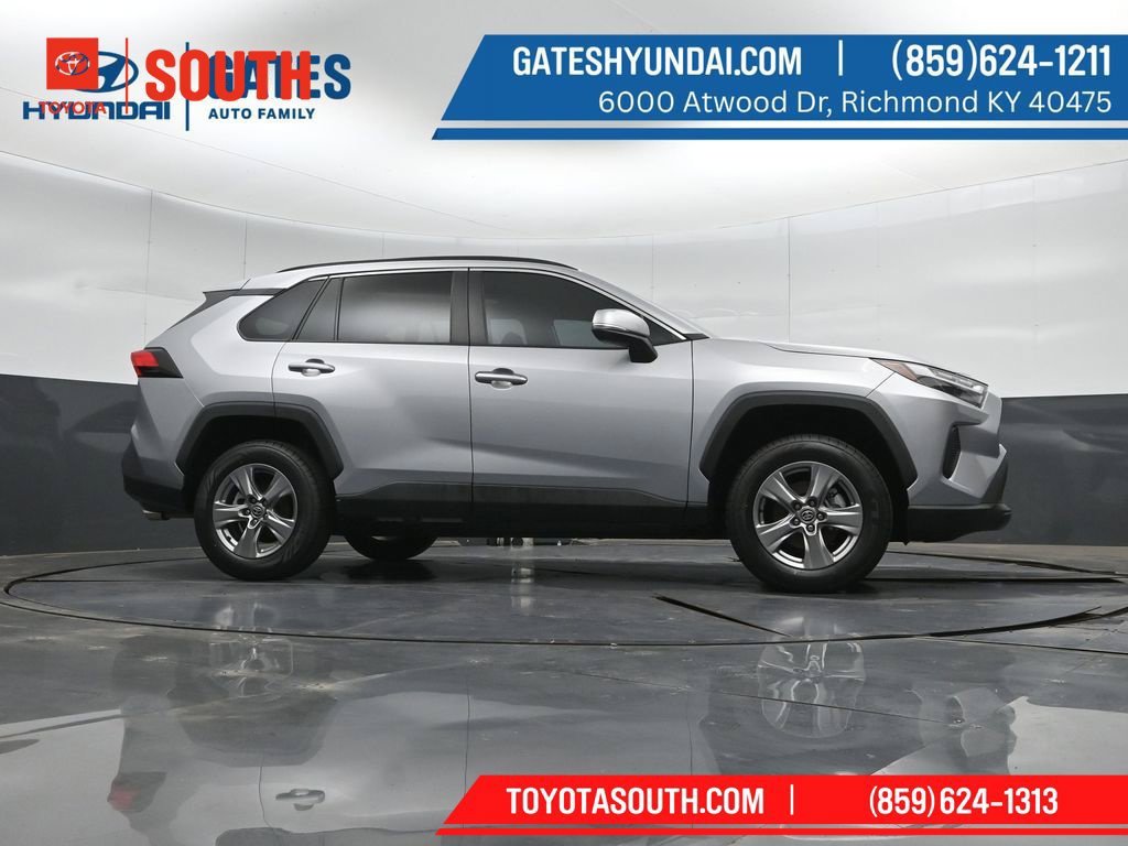 Used 2024 Toyota RAV4 XLE AWD/4WD image 36