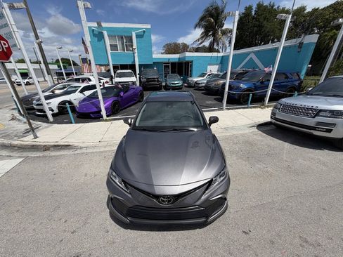 Used 2022 Toyota Camry LE FWD image 11