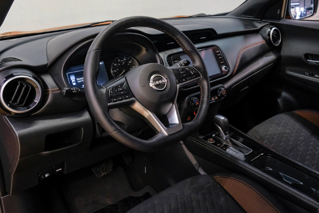 Used 2023 Nissan Kicks SR FWD image 3