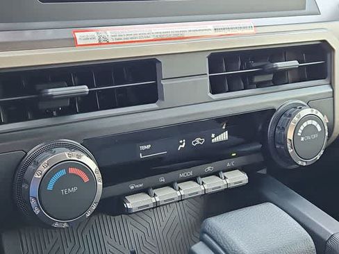 Certified 2025 Toyota Tacoma SR5 AWD/4WD image 24