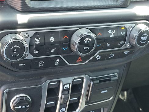 Used 2021 Jeep Wrangler Unlimited Rubicon AWD/4WD image 18