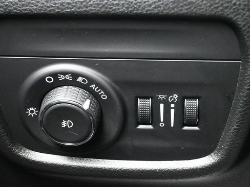 Used 2022 Jeep Grand Cherokee L Limited image 22