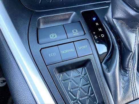 Used 2024 Toyota RAV4 XLE image 31