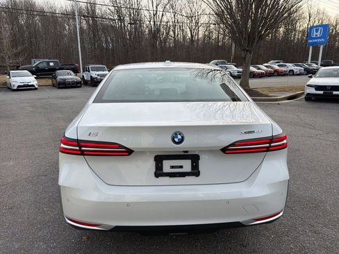 Used 2025 BMW i5 xDrive40 w/ Premium Package image 24