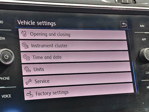 Used 2019 Volkswagen Tiguan SEL FWD image 42