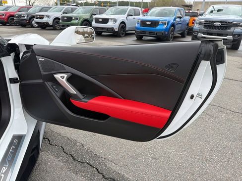 Used 2015 Chevrolet Corvette Stingray w/ 2LT Preferred Equipment Group image 19