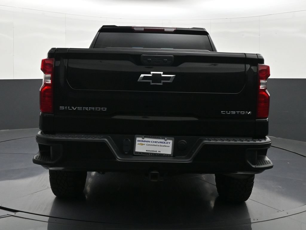 Certified 2023 Chevrolet Silverado 1500 Custom Trail Boss w/ LPO, Dark Essentials Package AWD/4WD image 4