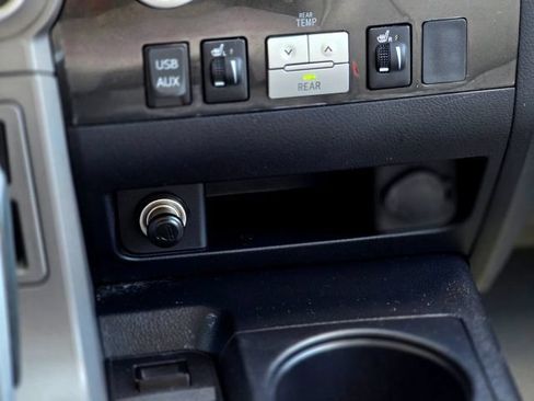 Used 2011 Toyota Sequoia Limited AWD/4WD image 30