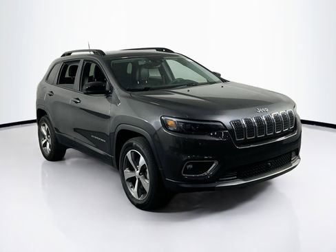 Used 2022 Jeep Cherokee Limited AWD/4WD image 3