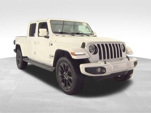 Used 2021 Jeep Gladiator Overland AWD/4WD image 3