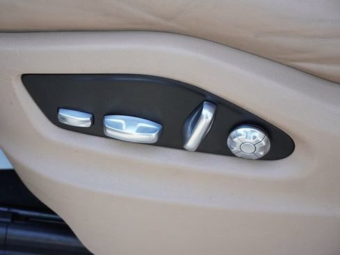Used 2020 Porsche Cayenne AWD/4WD image 21