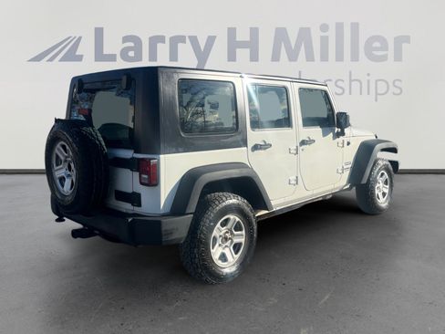 Used 2010 Jeep Wrangler Unlimited Sport image 5