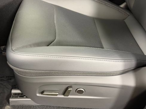 Used 2026 Tesla Model Y Long Range image 14