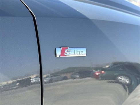 Certified 2025 Audi Q3 2.0T Premium w/ Convenience Package image 10