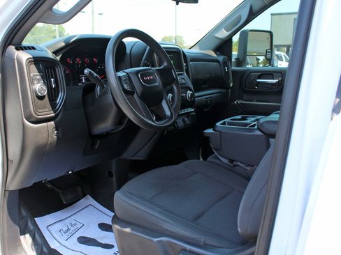 Used 2024 GMC Sierra 2500 Pro w/ Convenience Package image 19