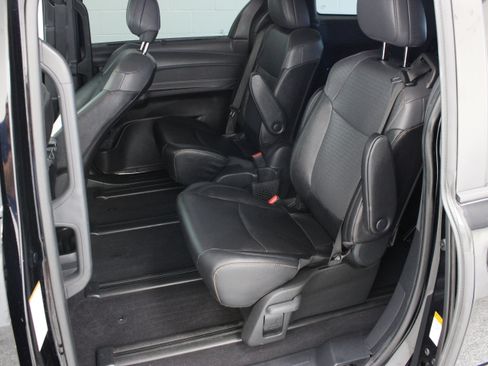Used 2024 Toyota Sienna XLE Woodland Edition AWD/4WD image 30