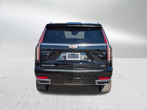 Used 2023 Cadillac Escalade Premium Luxury image 6