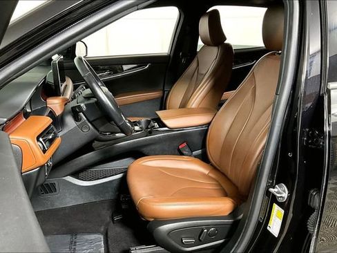 Used 2023 Lincoln Nautilus Reserve image 25