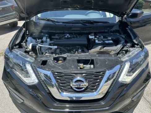 Used 2017 Nissan Rogue S FWD image 17