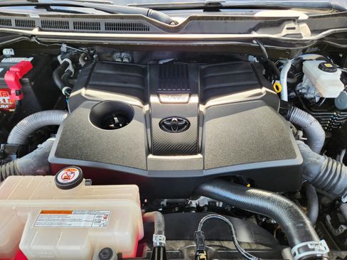 Used 2022 Toyota Tundra SR5 AWD/4WD image 25