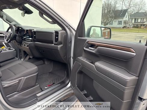 Used 2025 Chevrolet Silverado 1500 LT image 24