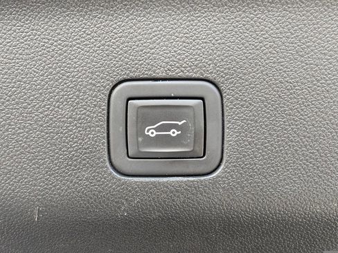 Used 2024 GMC Yukon XL SLT image 14