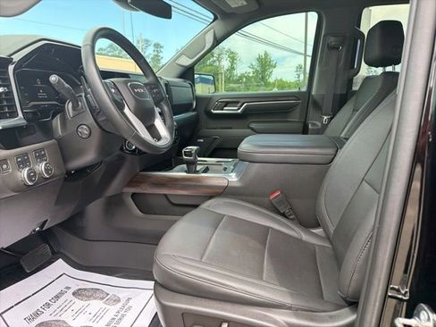 Used 2024 GMC Sierra 1500 SLT w/ SLT Premium Plus Package AWD/4WD image 9