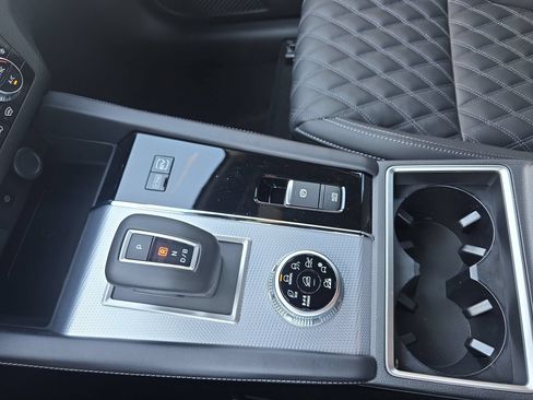 New 2026 Nissan Rogue Platinum AWD/4WD image 25