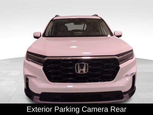 Used 2025 Honda Pilot Elite image 12