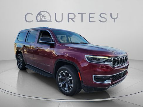 Certified 2023 Jeep Wagoneer Series III w/ Preferred Equipment Group RWD image 4