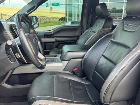 Used 2018 Ford F150 Raptor w/ Equipment Group 802A Luxury AWD/4WD image 12