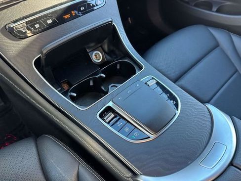 Used 2021 Mercedes-Benz GLC 300 image 32