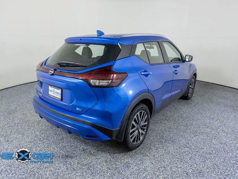 Used 2022 Nissan Kicks SV image 7