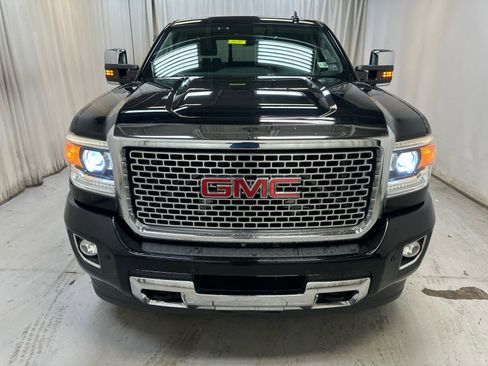 Used 2016 GMC Sierra 2500 Denali w/ Duramax Plus Package image 7