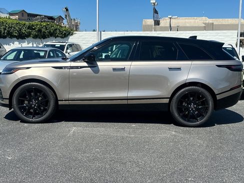 New 2026 Land Rover Range Rover Velar Dynamic SE image 2