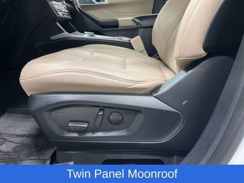 Used 2020 Ford Explorer XLT w/ Equipment Group 202A image 16