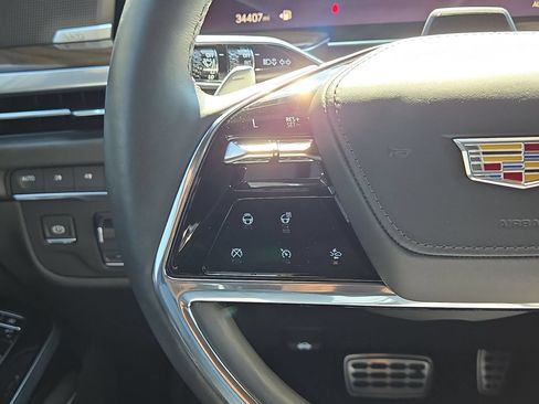 Certified 2025 Cadillac Escalade Sport Platinum w/ LPO, Floor Liner Package AWD/4WD image 21