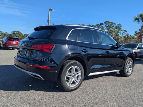 Used 2019 Audi Q5 Premium w/ Convenience Package image 4
