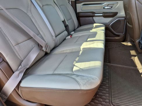 Used 2019 RAM 1500 Laramie AWD/4WD image 18