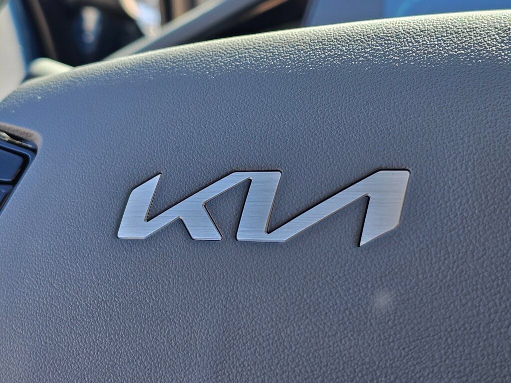 New 2026 Kia Niro EX FWD image 21