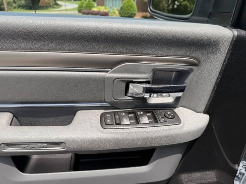Used 2017 RAM 2500 Big Horn w/ Sport Appearance Group AWD/4WD image 12