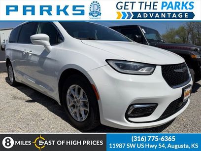 Used 2022 Chrysler Pacifica Touring-L