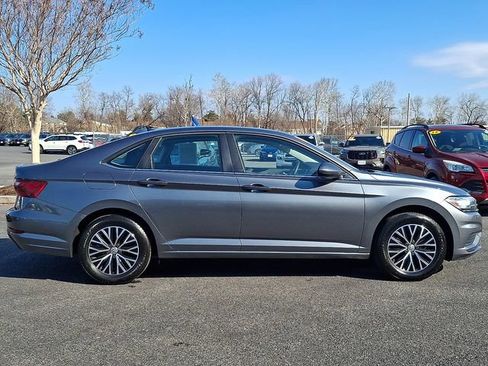 Used 2021 Volkswagen Jetta SE w/ SE Cold Weather Package image 7