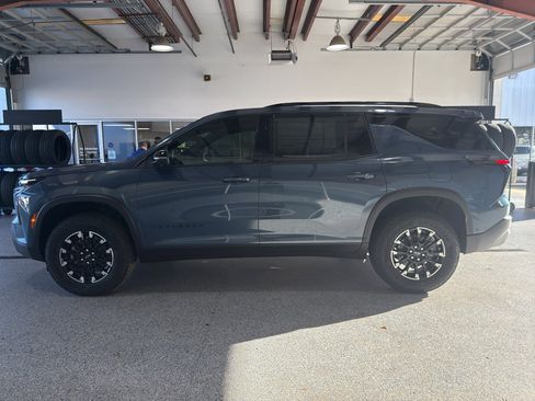 New 2026 Chevrolet Traverse Z71 w/ Enhanced Driving Package image 4