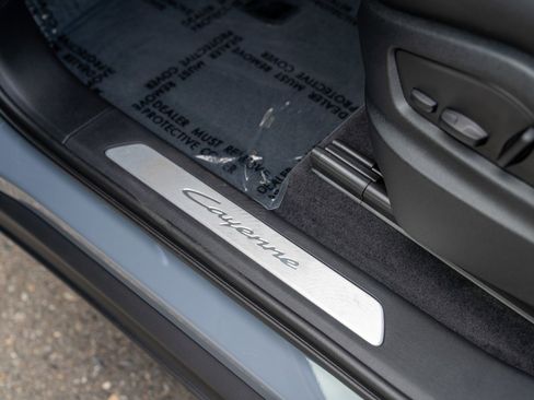 Certified 2026 Porsche Cayenne image 12